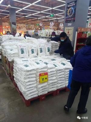 米面油货都足 价格怎么样？记者实地探访食用农产品批发卖场